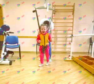 Активний Допоможіть Мілані побороти рідкісну хворобу. 2