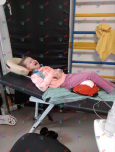 Активний Допоможіть Мілані побороти рідкісну хворобу. 2