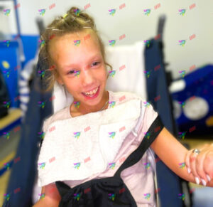 Маленька леді потребує допомоги! 3