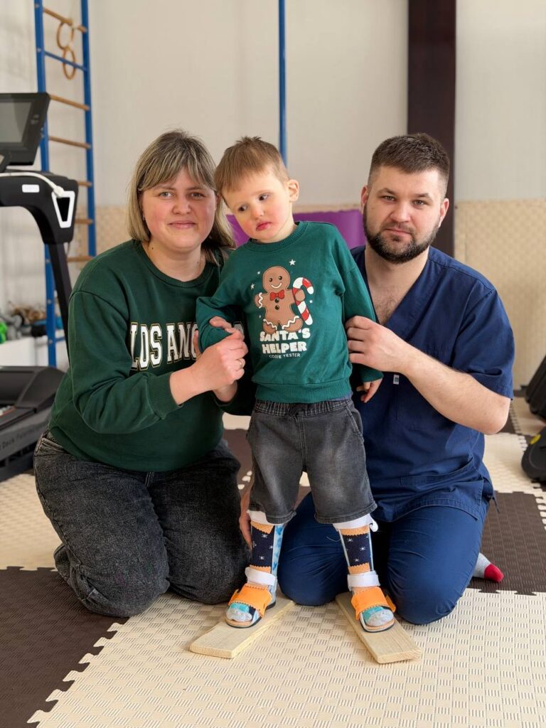 Права батьків у процесі реабілітації дітей з інвалідністю: що важливо знати родинам