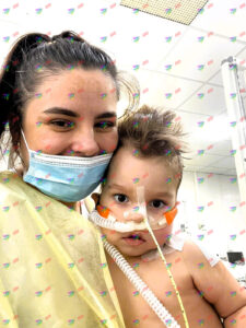 Вона вчиться стояти. Не дайте їй зупинитись